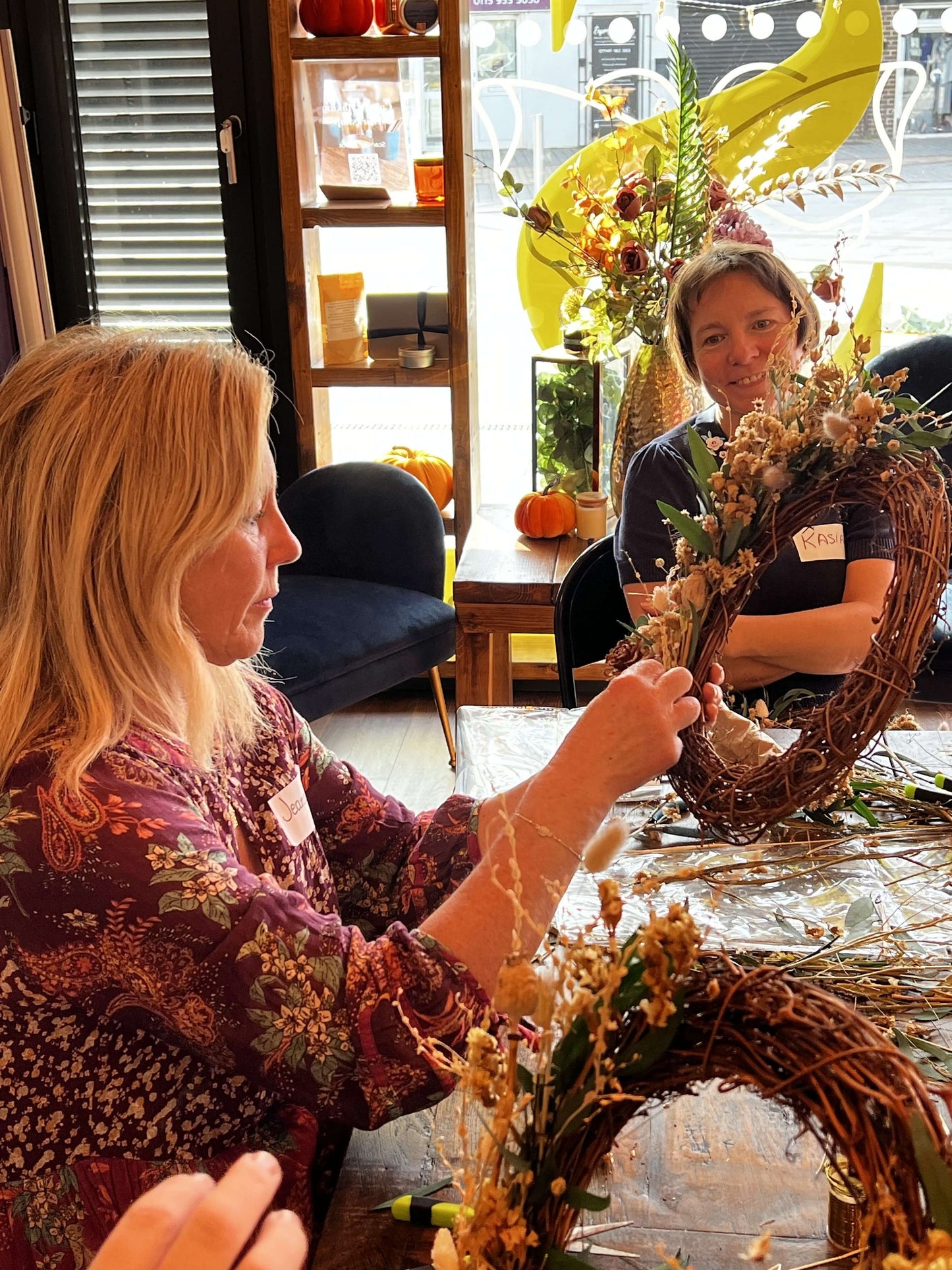 Create Your Dried Flower Wreath Workshop In Paris