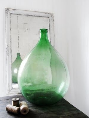 French Dame Jeanne 30L Vintage green color 1960s, antique vase forme goutte d'eau, dame jeanne soufflé