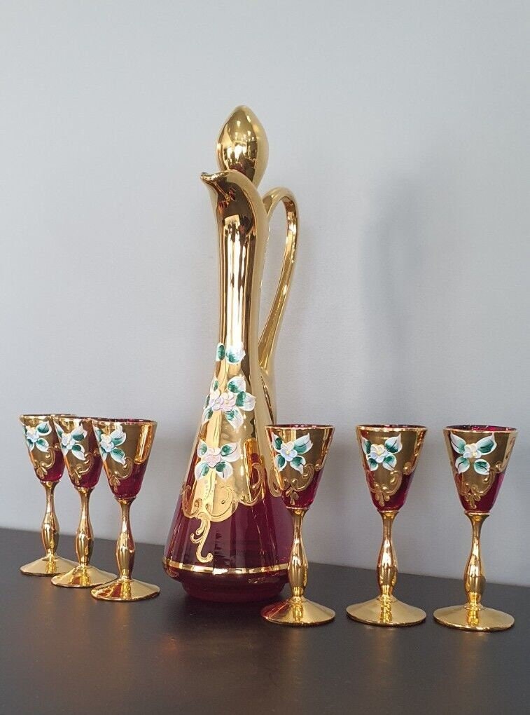 Ancien service a liqueur verre fleuri Rubis Murano Carafe/decanter et 6 verre, antique jar and glassware from Italy