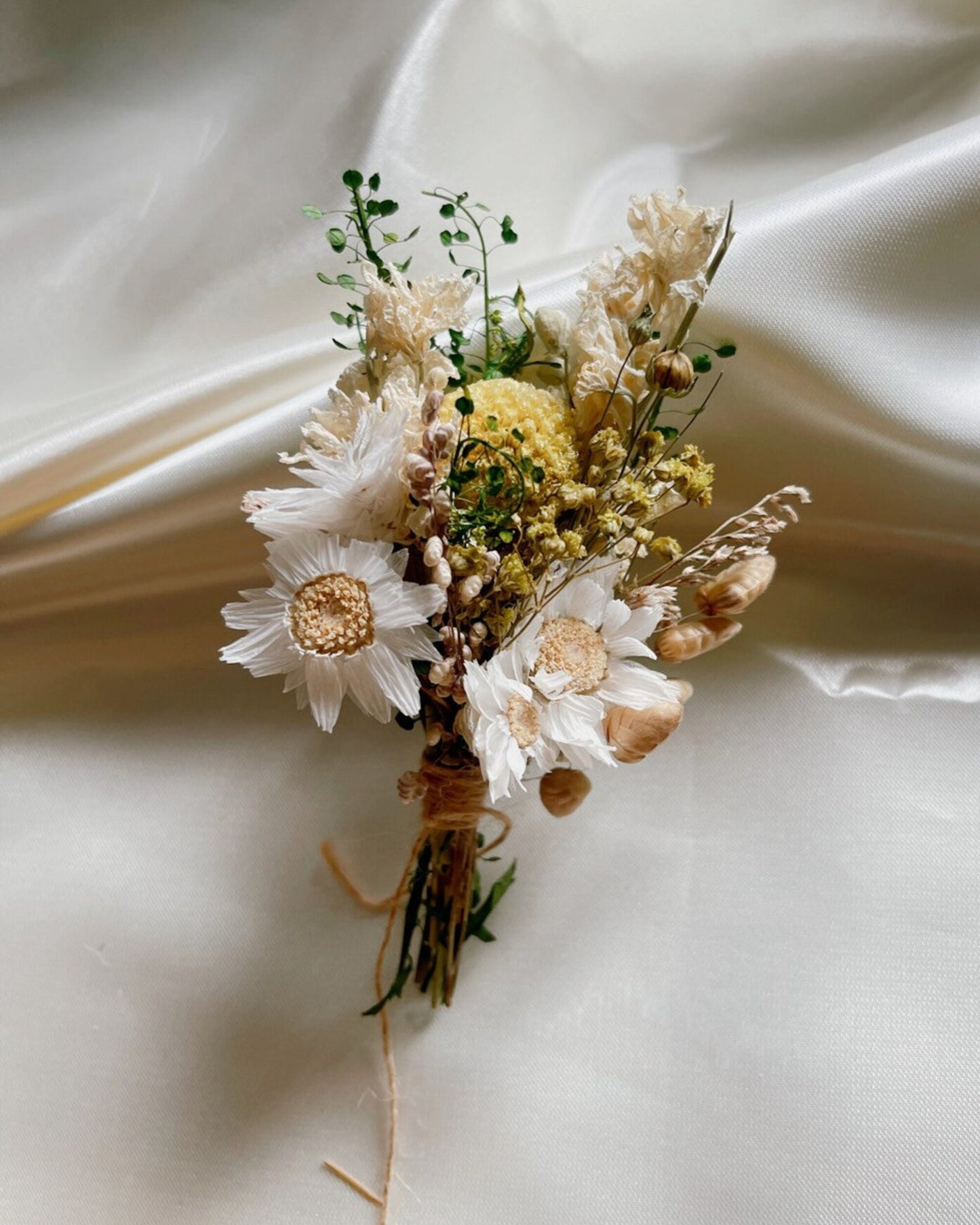 WILL wedding buttonhole for bridal and groom, Boutonniere for wedding in white and creme color