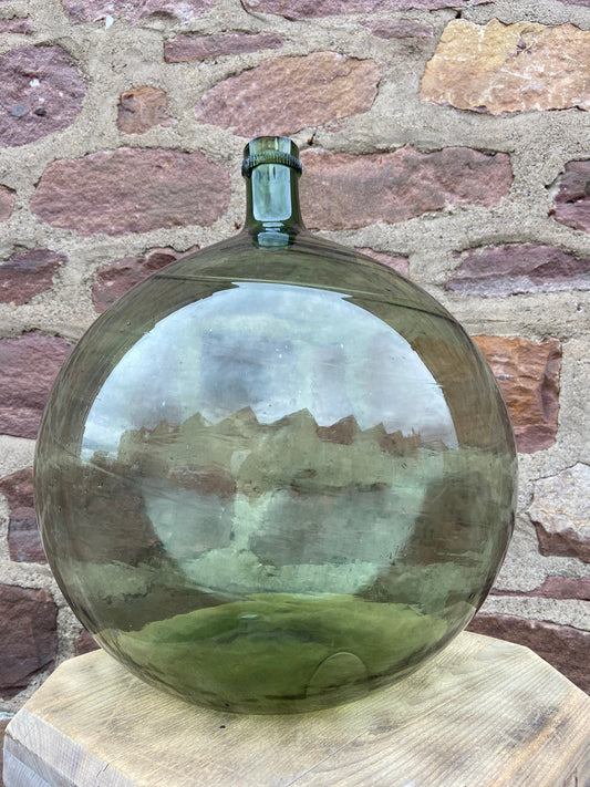 Rare antique Demijohn carboy olive green Alsacien onion form dame jeanne cicara 1900s , saber neck