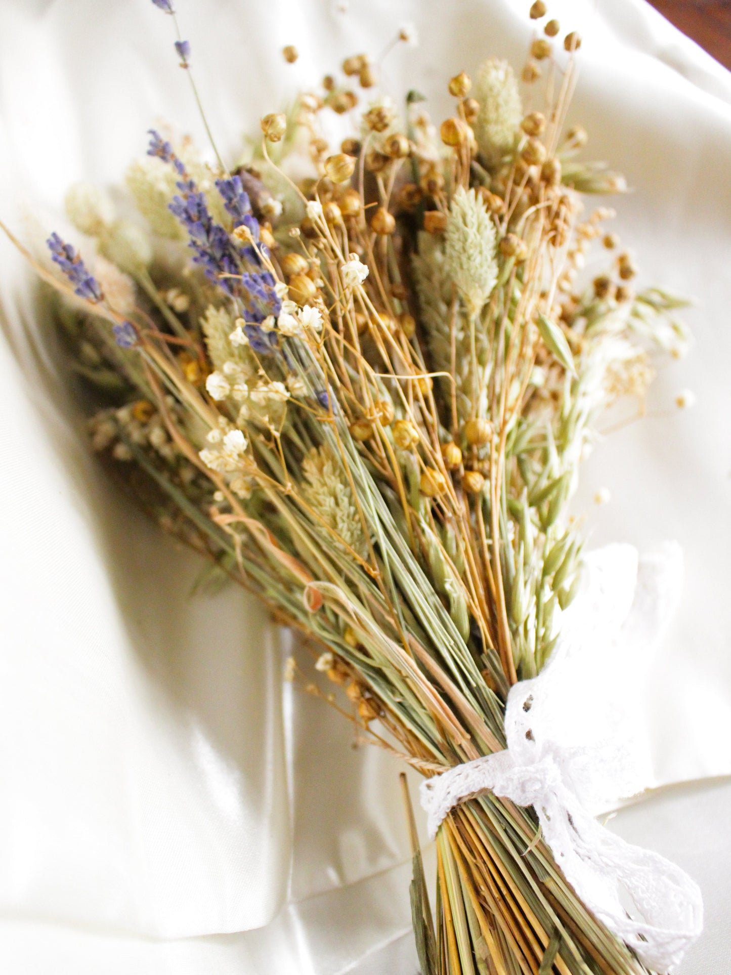 LIN flower bouquet for wedding, house decoration in creme color