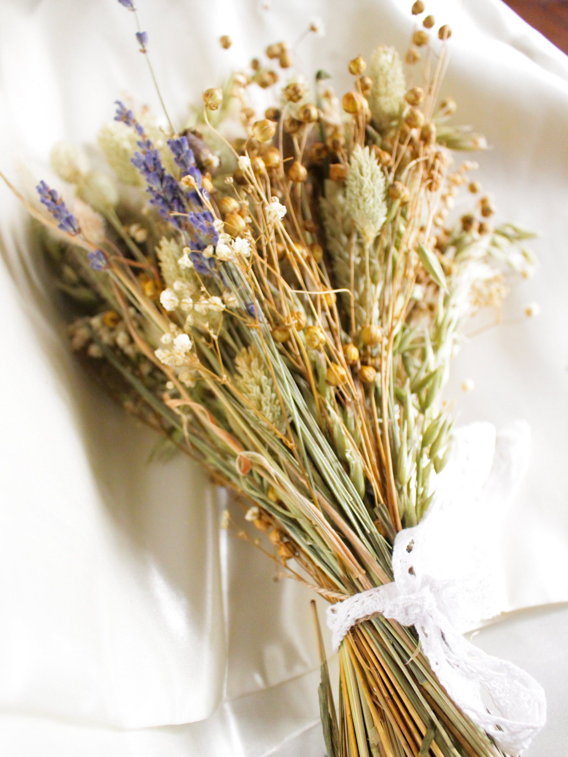 LIN flower bouquet for wedding, house decoration in creme color