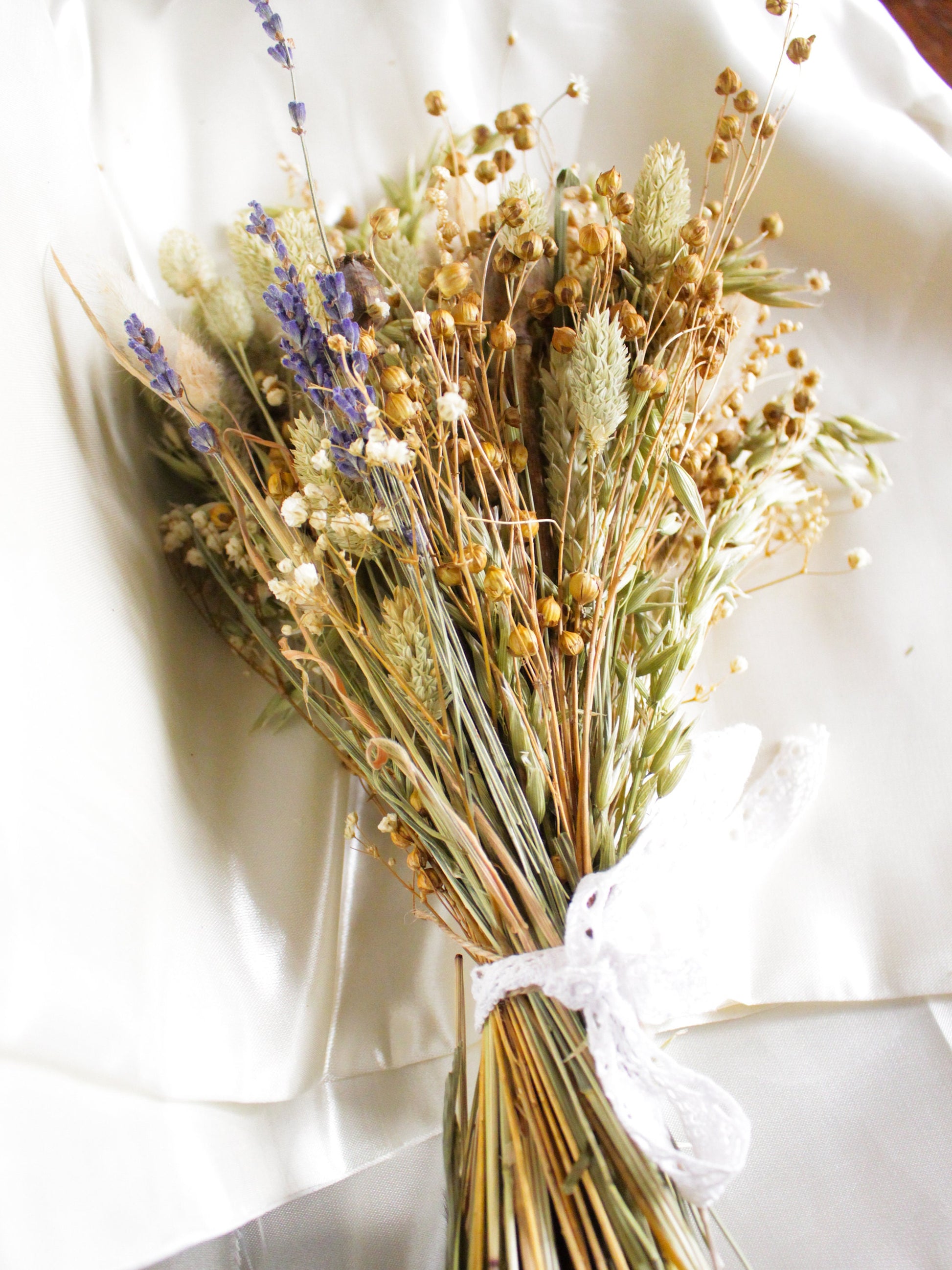 LIN flower bouquet for wedding, house decoration in creme color