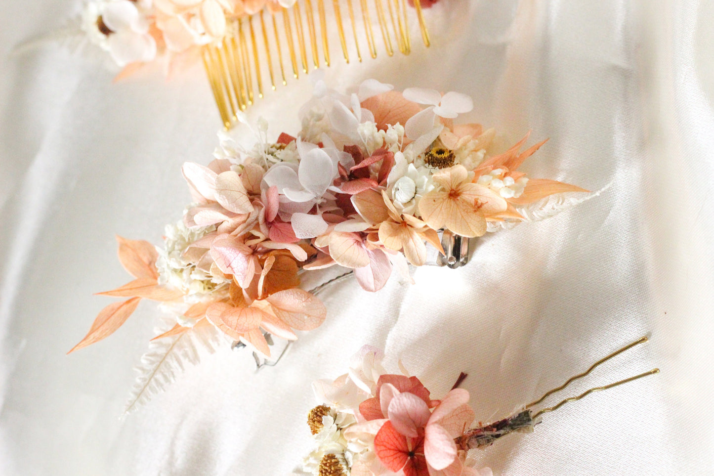 DAPHNE Wedding Hair Barrette for Bridal and Groom, Barrette à Cheveux de Mariee en Apricot et Peche Couleur