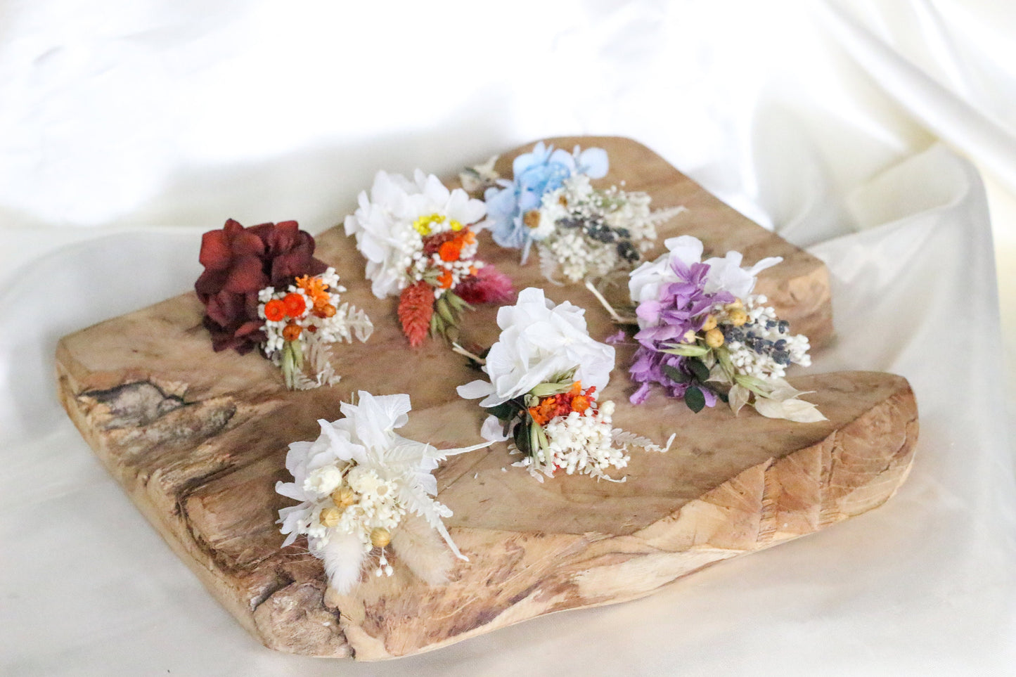 Pack of 6 wedding buttonholes for bridal and groom, different colors boutonniere for wedding