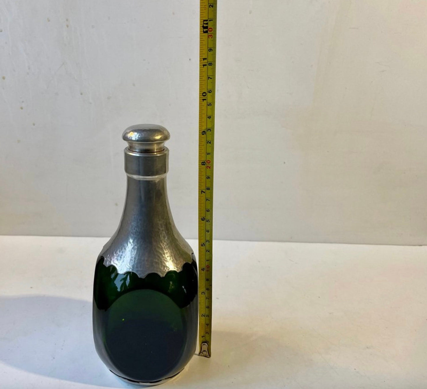 Vintage Carafe Art Nouveau en Verre Vert et Étain, Danemark, 1910s