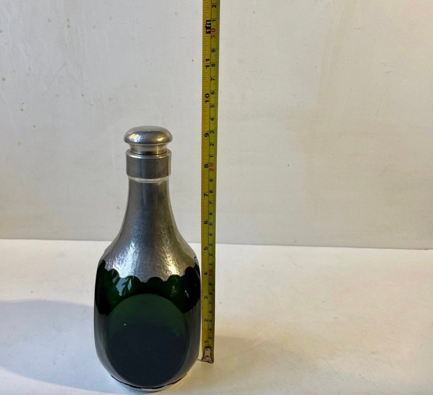 Vintage Carafe Art Nouveau en Verre Vert et Étain, Danemark, 1910s