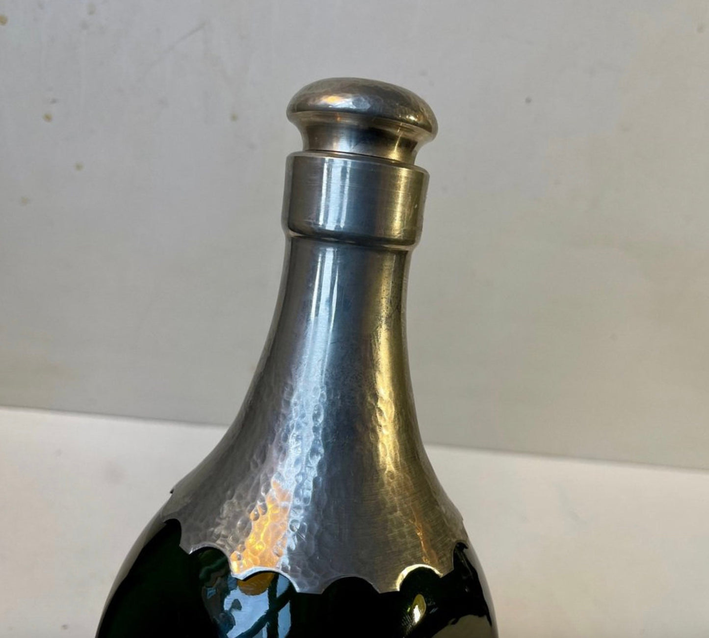 Vintage Carafe Art Nouveau en Verre Vert et Étain, Danemark, 1910s