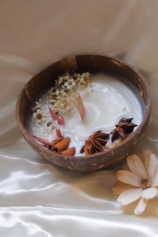 Scent Candle with dried flowers decoration