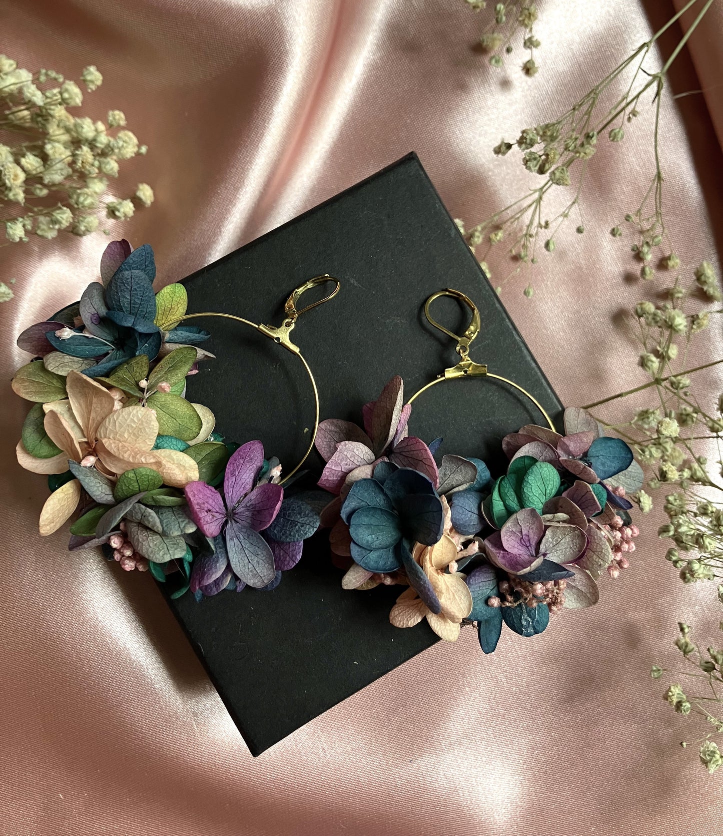 Camellia stabilized floral earrings DIY