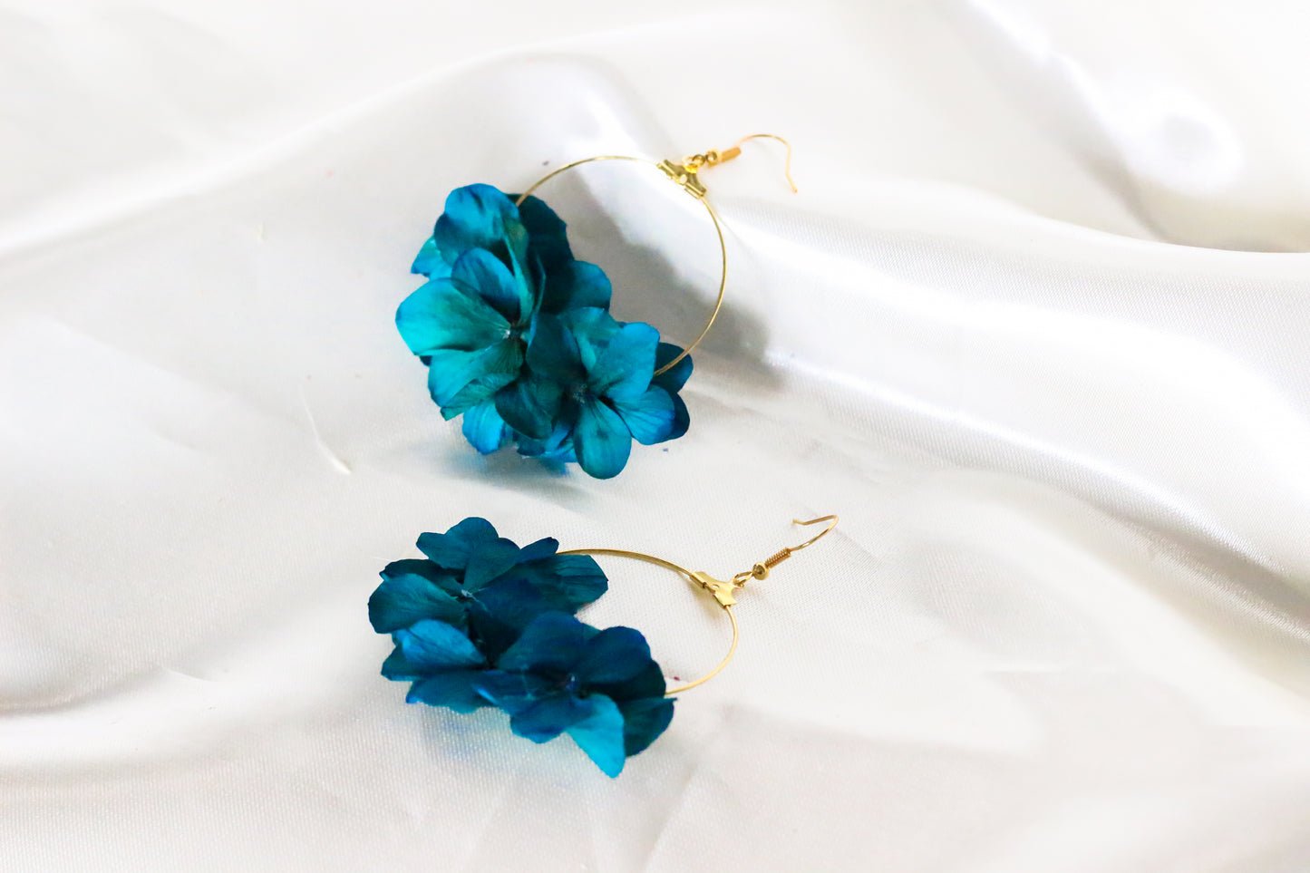 LUNA Floral Earrings/ Boucles d'oreilles preserved hortensia , bridal accessories, wedding accessories