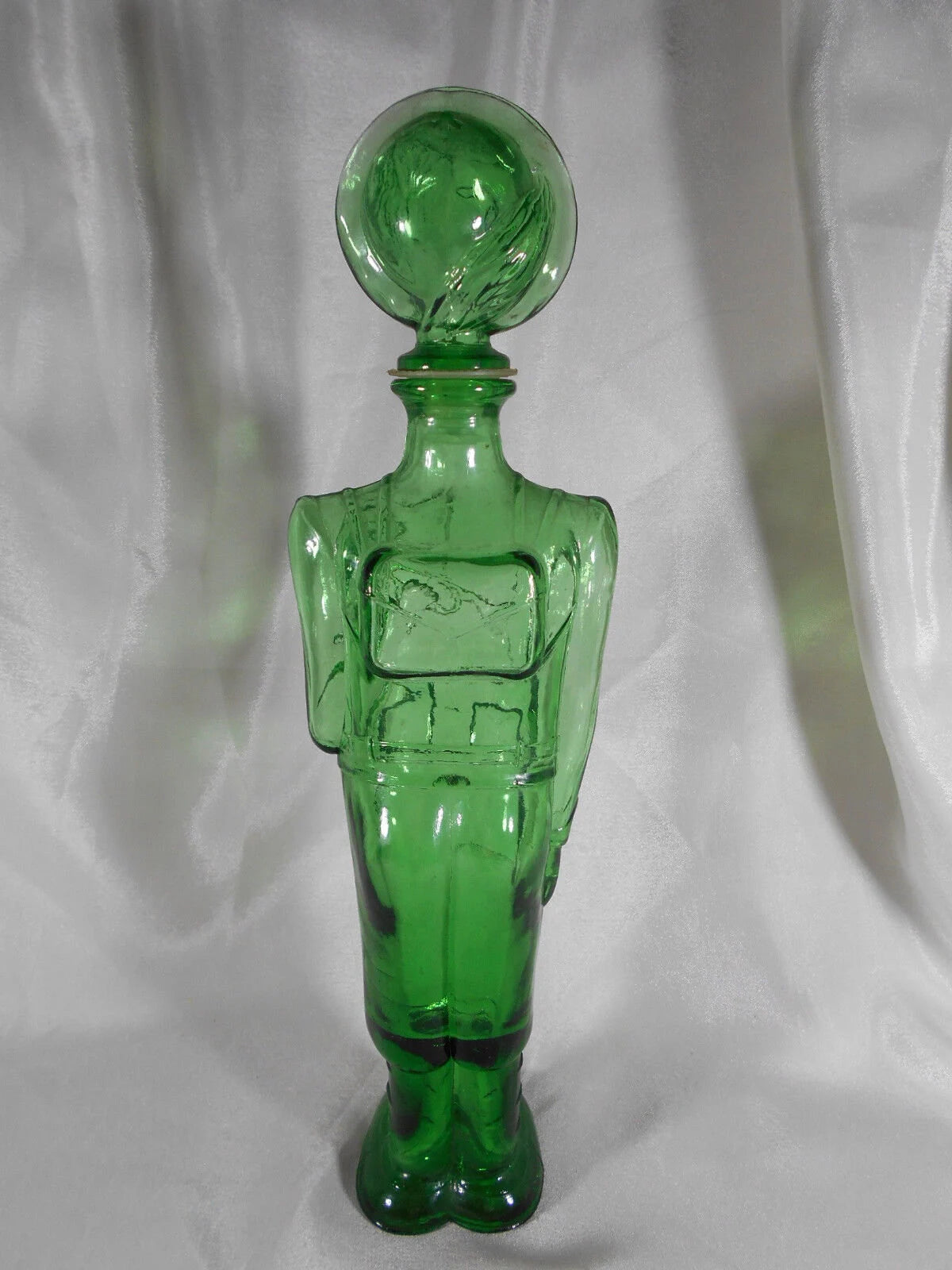 Rare carafe Empoli forme de Jouer de clairon, Vintage Italy Decanter Bottle People Face/Stopper Mid Century Green since 1960s