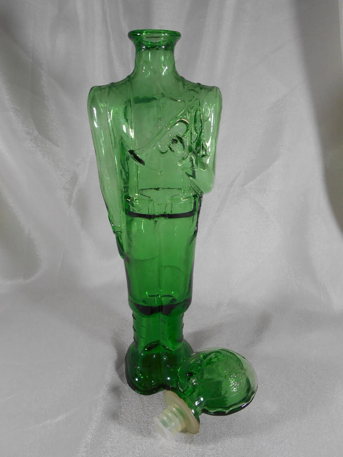 Rare carafe Empoli forme de Jouer de clairon, Vintage Italy Decanter Bottle People Face/Stopper Mid Century Green since 1960s