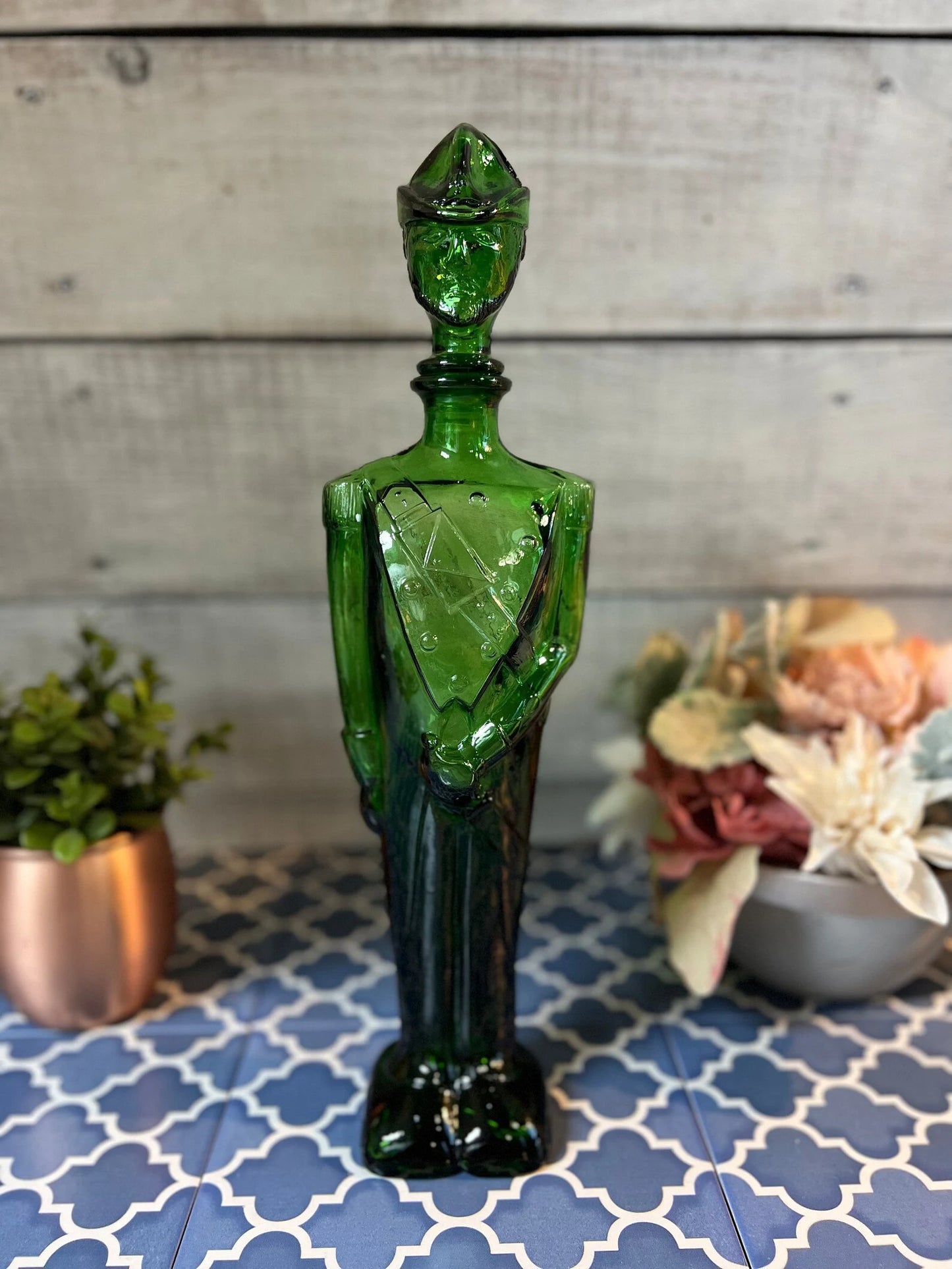 Rare carafe Empoli forme de soldat - Vintage Italy Decanter Bottle People Face/Stopper Mid Century Green since 1960s