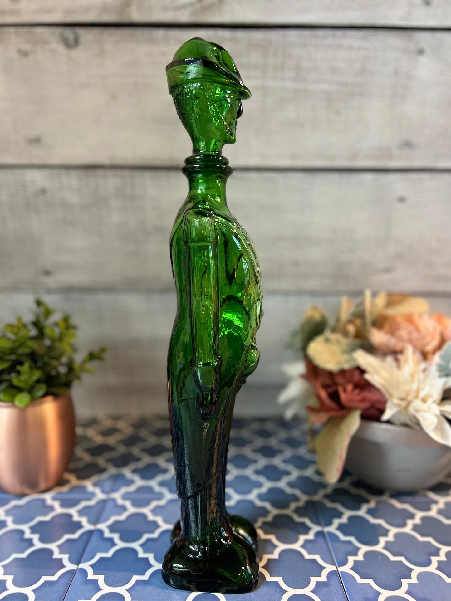 Rare carafe Empoli forme de soldat - Vintage Italy Decanter Bottle People Face/Stopper Mid Century Green since 1960s