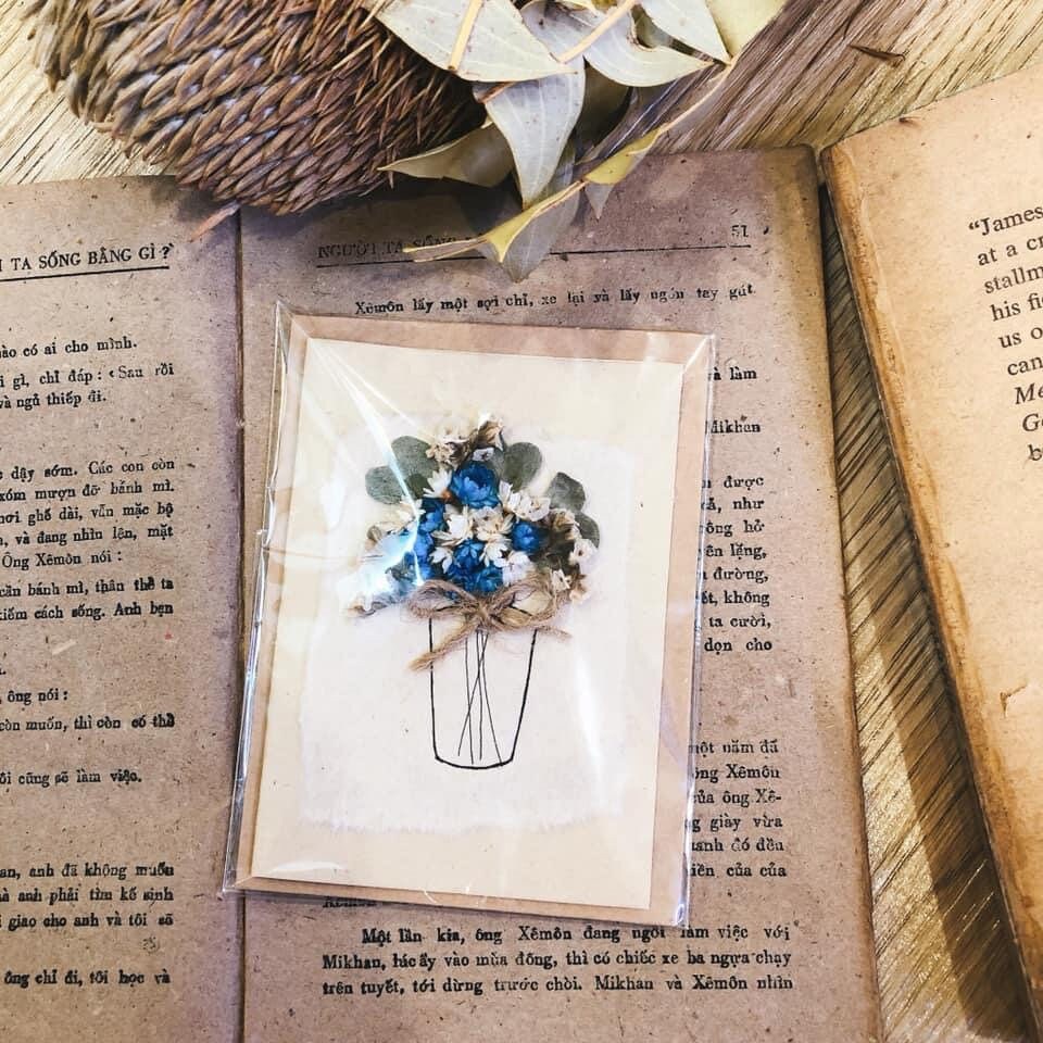 Dried & preserved flowers handmade Postcard