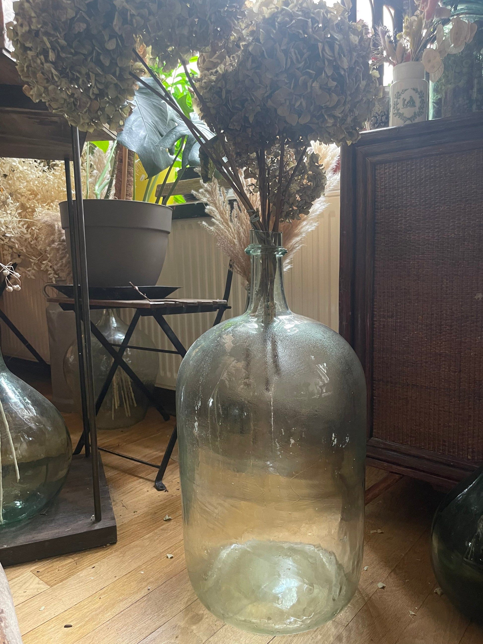 XL Dame Jeanne forme cylindrique transparent 24L, french ancien demijohn, verre souffle, saber neck, decoration 1950s, vintage terrarium