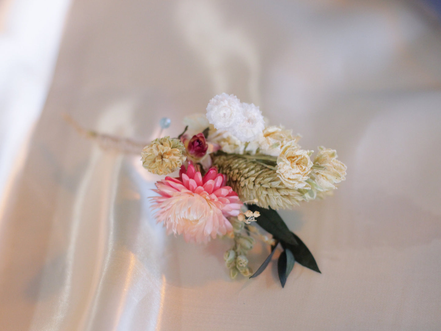 HANA wedding buttonhole for bridal and groom, Boutonniere for wedding in pink color