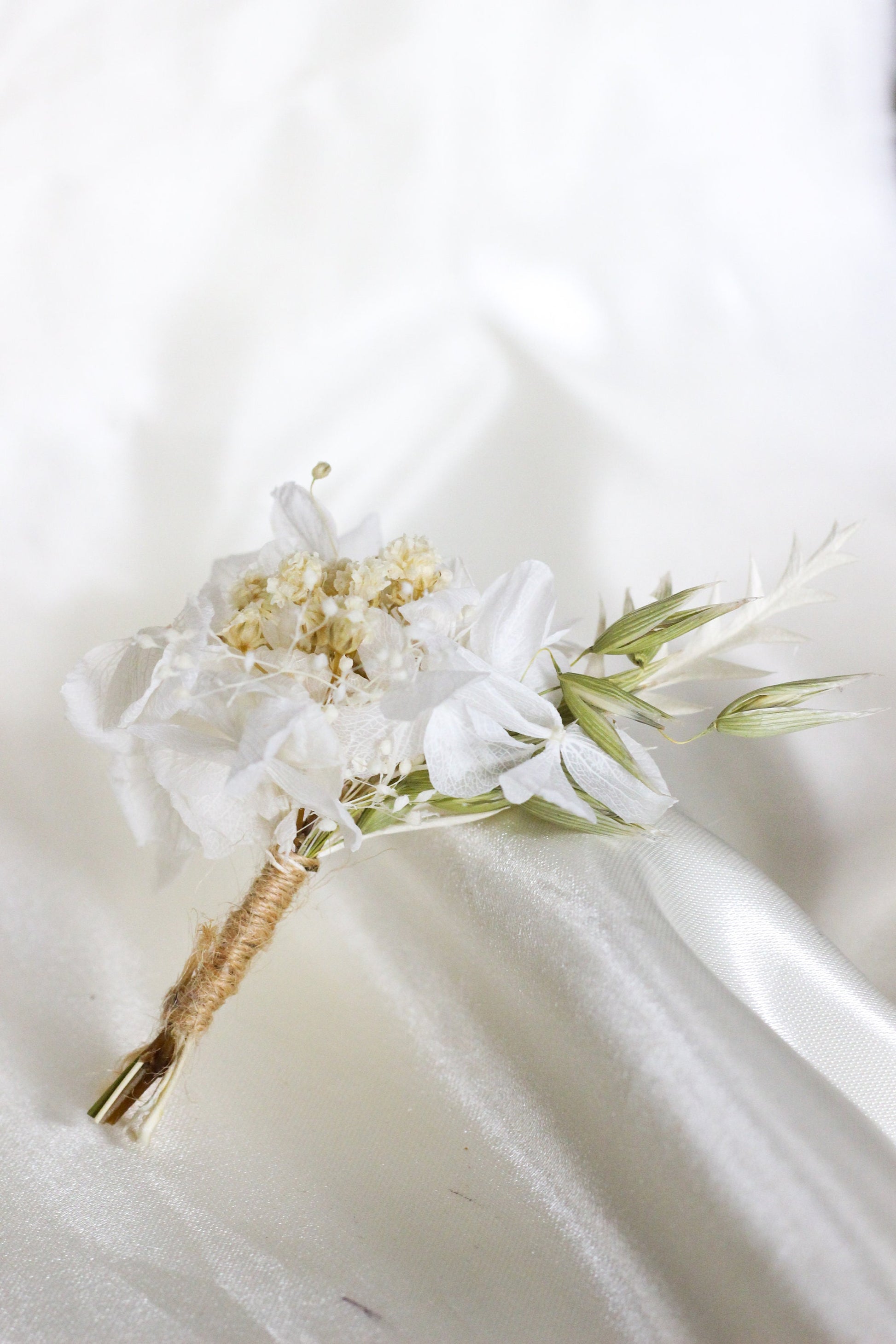 AVA wedding boutonniere/ buttonhole for bride and groom