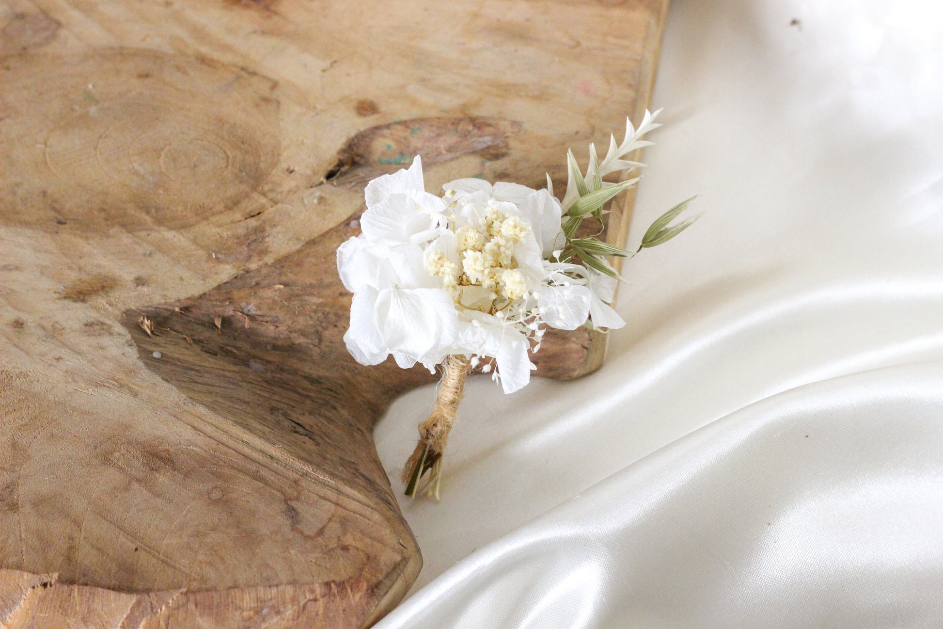 AVA wedding boutonniere/ buttonhole for bride and groom