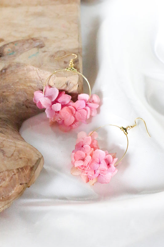 SARA Floral Earrings/ Boucles d'oreilles preserved hortensia , bridal accessories, wedding accessories