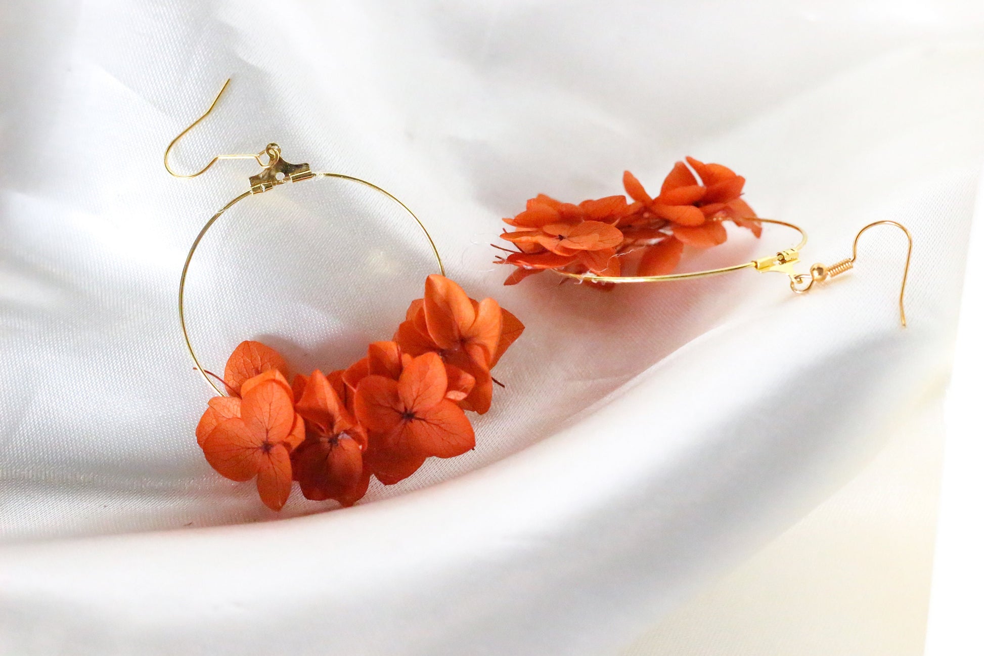 BLAIR Floral Earrings/ Boucles d'oreilles preserved hortensia , bridal accessories, wedding accessories