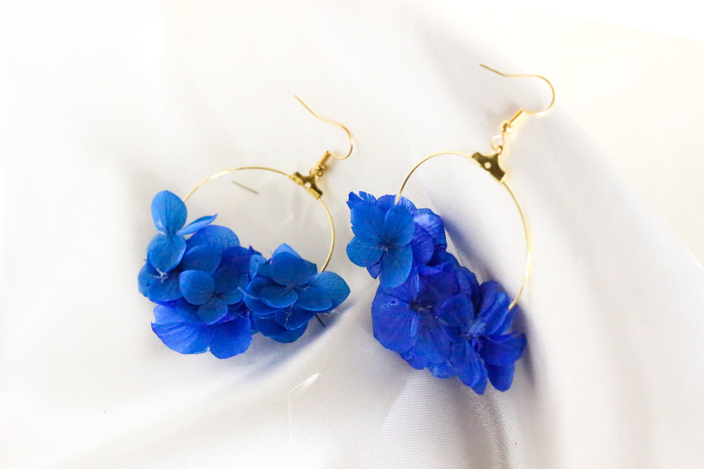 ELLA Floral Earrings/ Boucles d'oreilles preserved hortensia , bridal accessories, wedding accessories