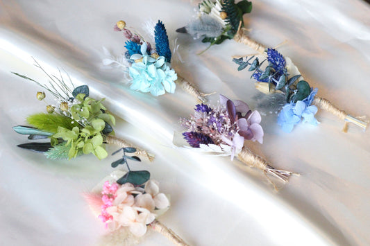 Collection of 6 colorful wedding buttonhole for bridal and groom, Boutonnière fleurs séchées pour mariage